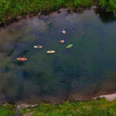 Kayakers from above on the Columbia River